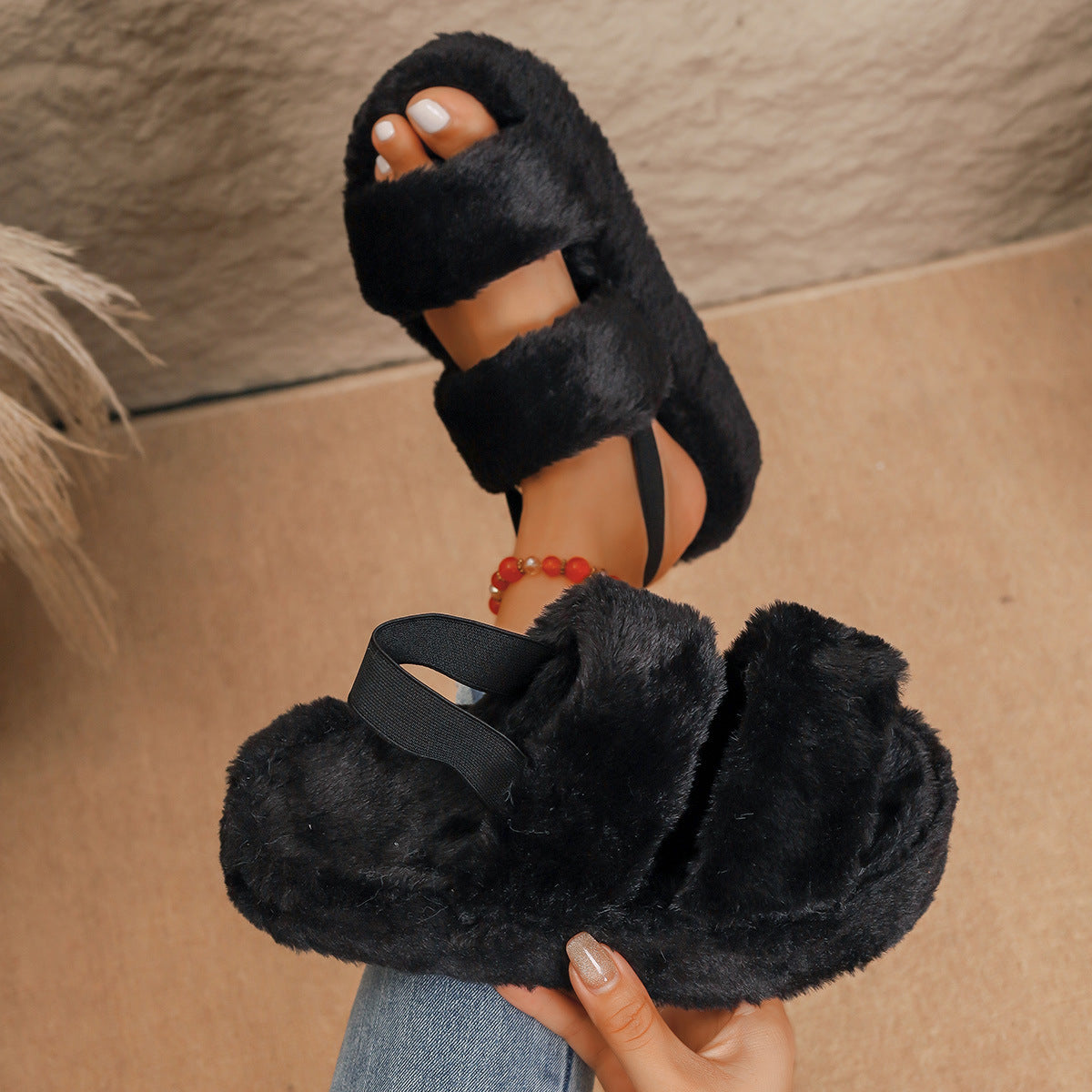 New Plus-Size Fuzzy Sandals For Women
