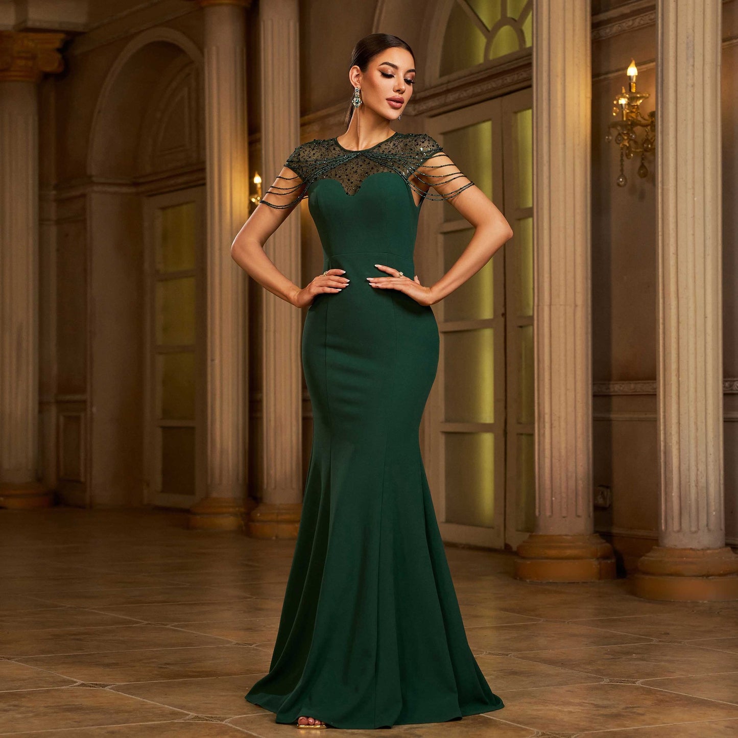 Elegant Sleeveless Round Neck Sequins Slim-fit Sheath Banquet Fishtail Evening Dress